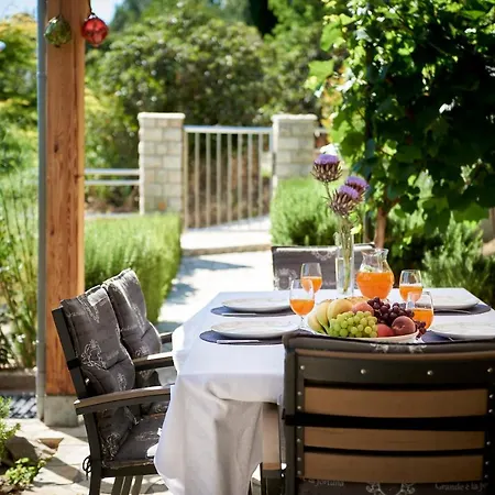 Unique House Split Holiday home