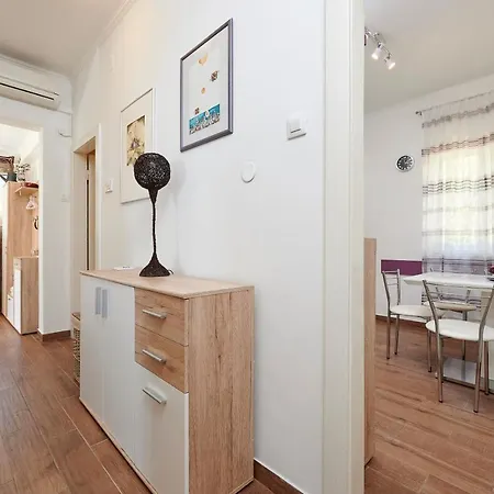 Unique House Split